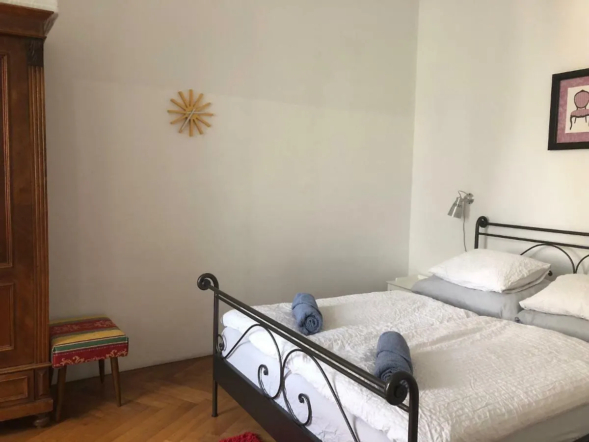 Apartment Pilgramgasse Vienna 0*,